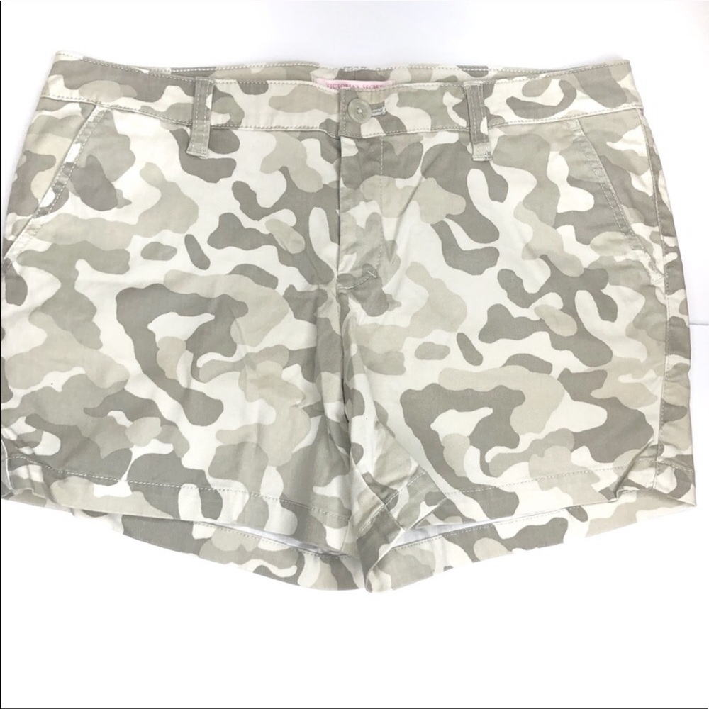 Victoria Secret Olive/tan Camo Shorts w/pockets 10
